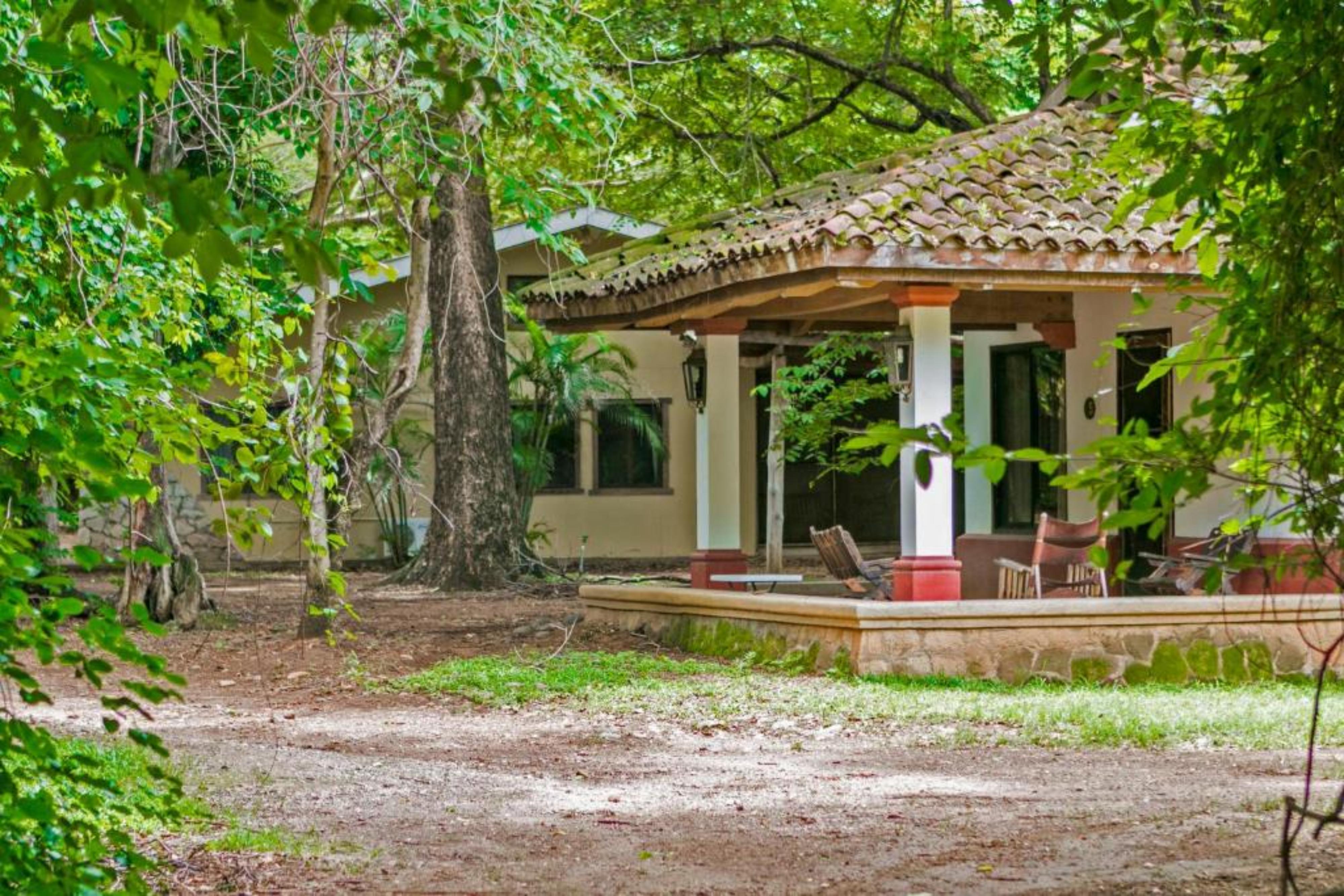 Hotel Hacienda La Pacifica Cañas Esterno foto