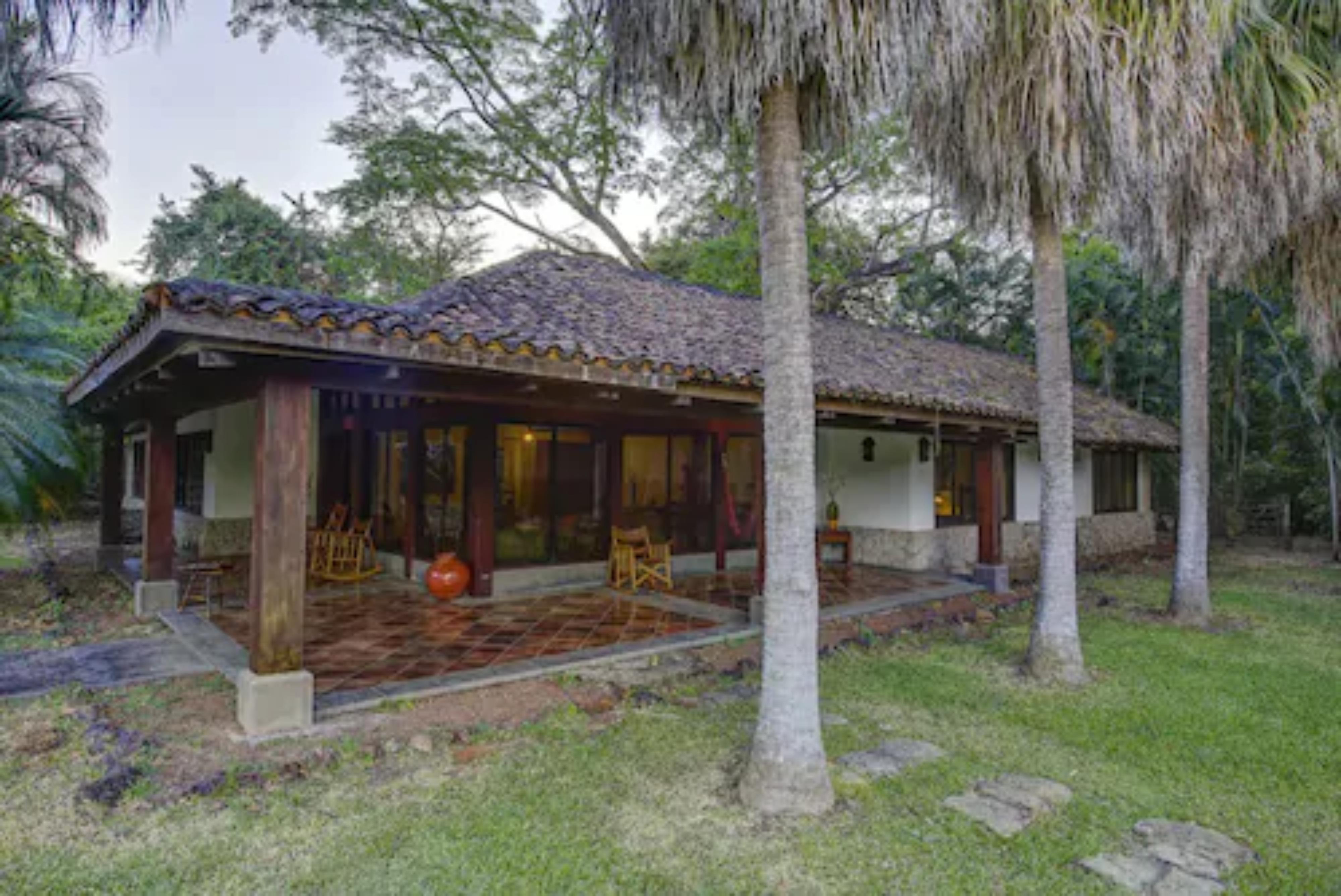 Hotel Hacienda La Pacifica Cañas Esterno foto